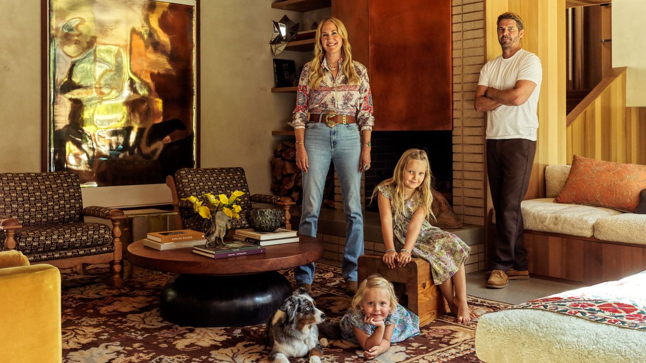 At This Soulful Midcentury California Home, Frogs, Parrots, and a Bubbling Creek Create the Soundtrack
