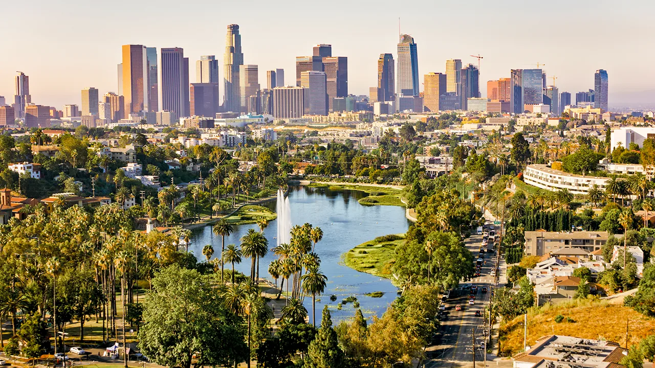 Foreign Buyers Reshape LA Luxury Home Market in 2026